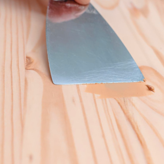 Spachteln auf Holz in München mit Ziembicki und Bardyuzha